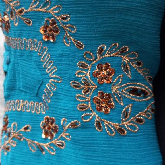 Ninety Size Med 2 piece Tunic/ Cami ,Emblishments ,Sequins & Beading - Picture 8 of 8